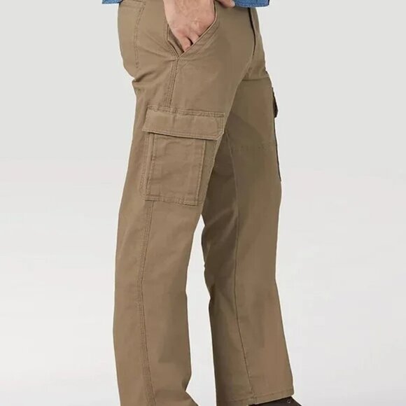 NWT Wrangler 42x30 Five Star Mens Cotton Relaxed Fit Stretch Cargo Pants, Barley - Picture 3 of 9